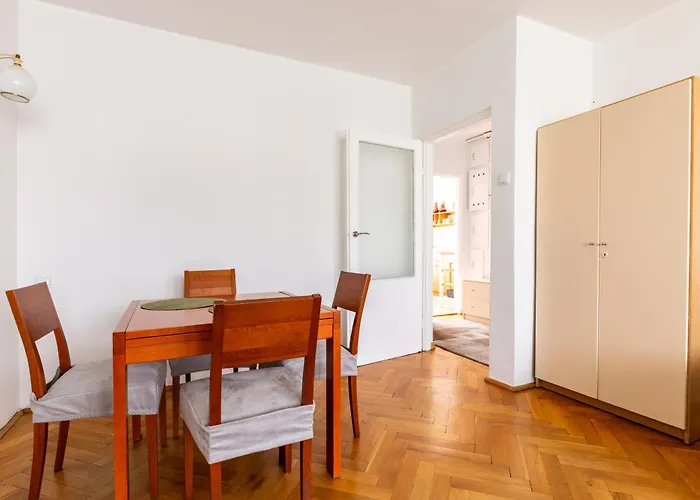 Daire Wrzeszcz Standard By Bookinghost